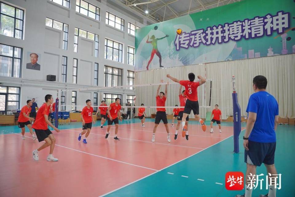 DBKJj, 资格赛中