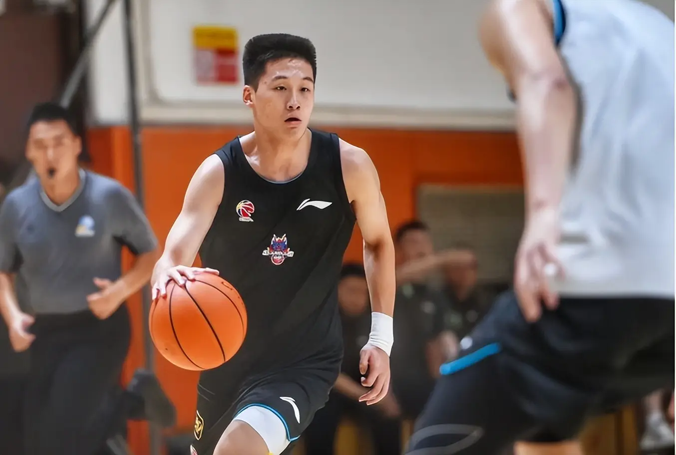 据悉的威廉, 以及